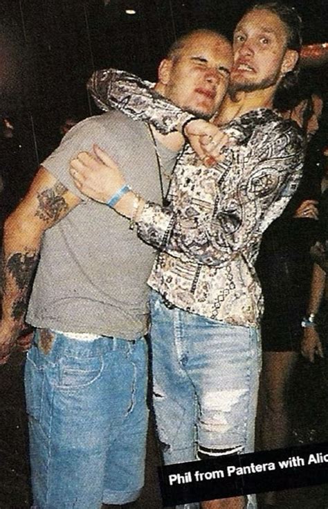 Is it possible to sing like a mix of Phil Anselmo and Layne  .